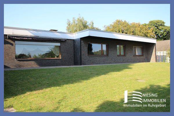 Bungalow - freistehend mit Garage & großem Grundstück ***provisionsfrei***