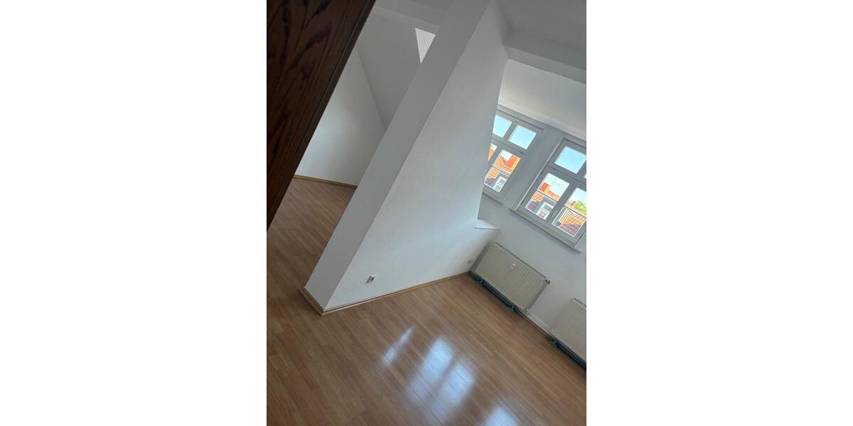 Dachgeschoßwohnung Erfurt - 5 Zimmer, 196 m&sup2;, 2.156&euro; | Angebot:26264396