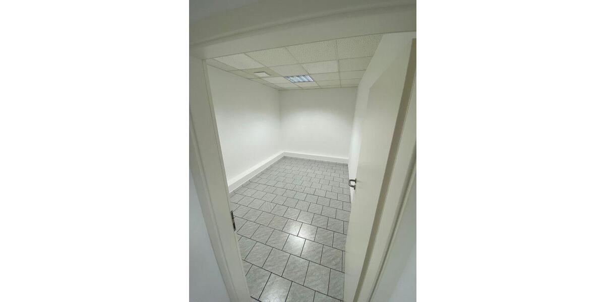 Helle Bürofläche (88 m²) in Fürth – 2 große Büros, Teeküche, Top-Anbindung, provisionsfrei zimmer