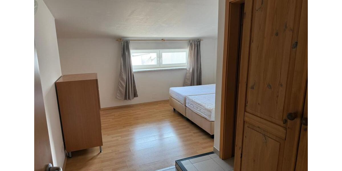 Etagenwohnung Weiherhammer - 4 Zimmer, 120 m&sup2;, 1.100&euro; | Angebot:26416880