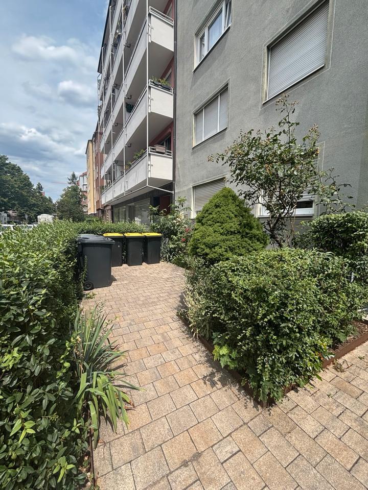 Helle 2-Zimmer-Wohnung mit Balkon in Nürnberg – leerstehend