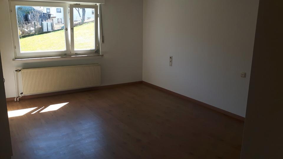 Einfamilienhaus Haiger - 8 Zimmer, 150 m&sup2;, 1.200&euro; | Angebot:25496753