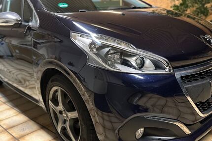 Peugeot 208 100.000 km 4.990 &euro; Kirchberg 55481