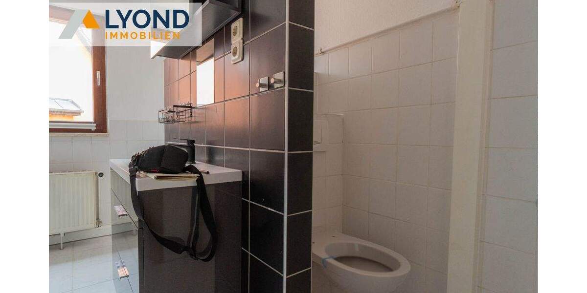 Großzügiges Einfamilienhaus mit Einliegerwohnung - vielseitig nutzbar und modernisiert in zentraler Lage 7 zimmer