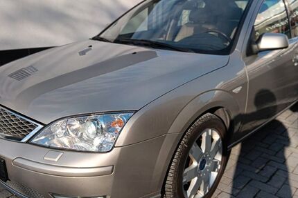 Ford Mondeo 169.000 km 3.949 &euro; Essen 45329