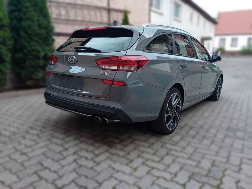 i30