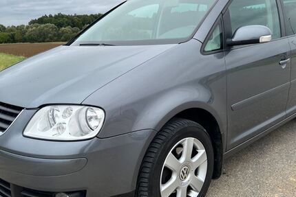 VW Touran 222.900 km 2.000 € Stammham 85134