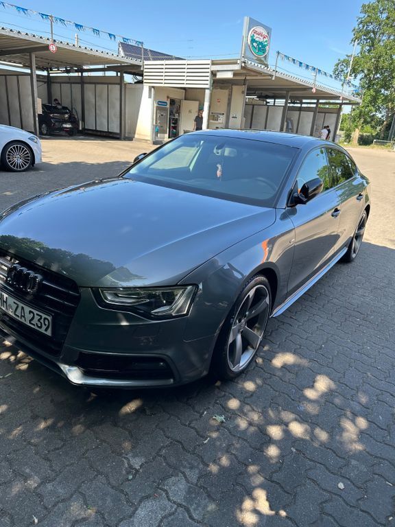 Audi A5 130.000 km 18.500 € Hamburg 21147