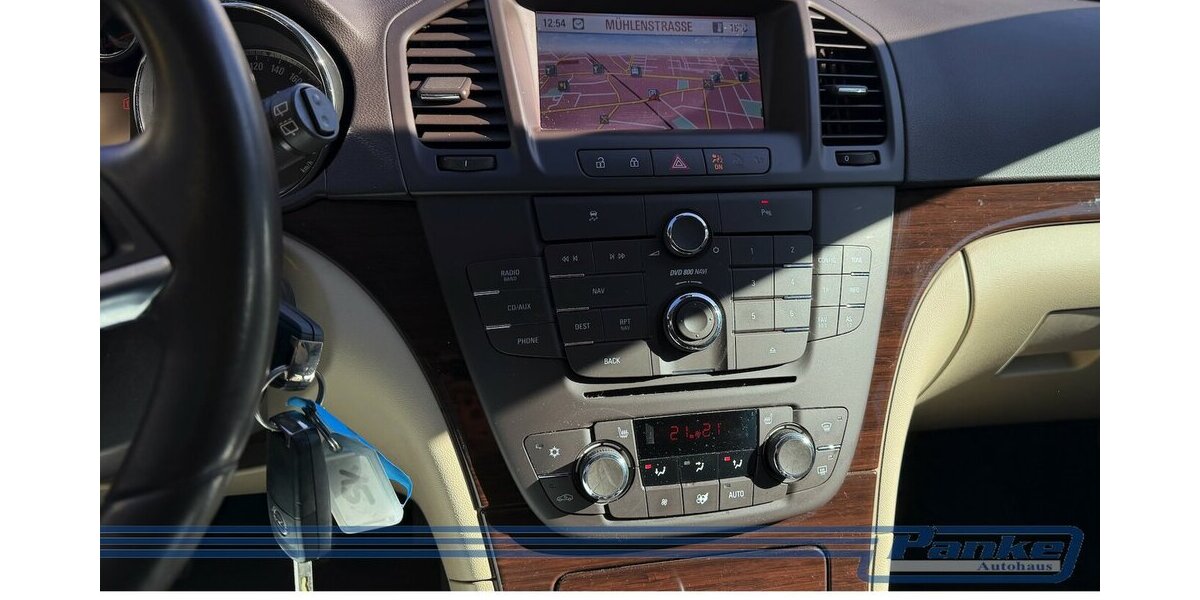 Opel Insignia Cosmo*SHZ*Navi*Tempo*E-Koffer*Lederweiß 169.708 km 5.780 &euro; Berlin 13187