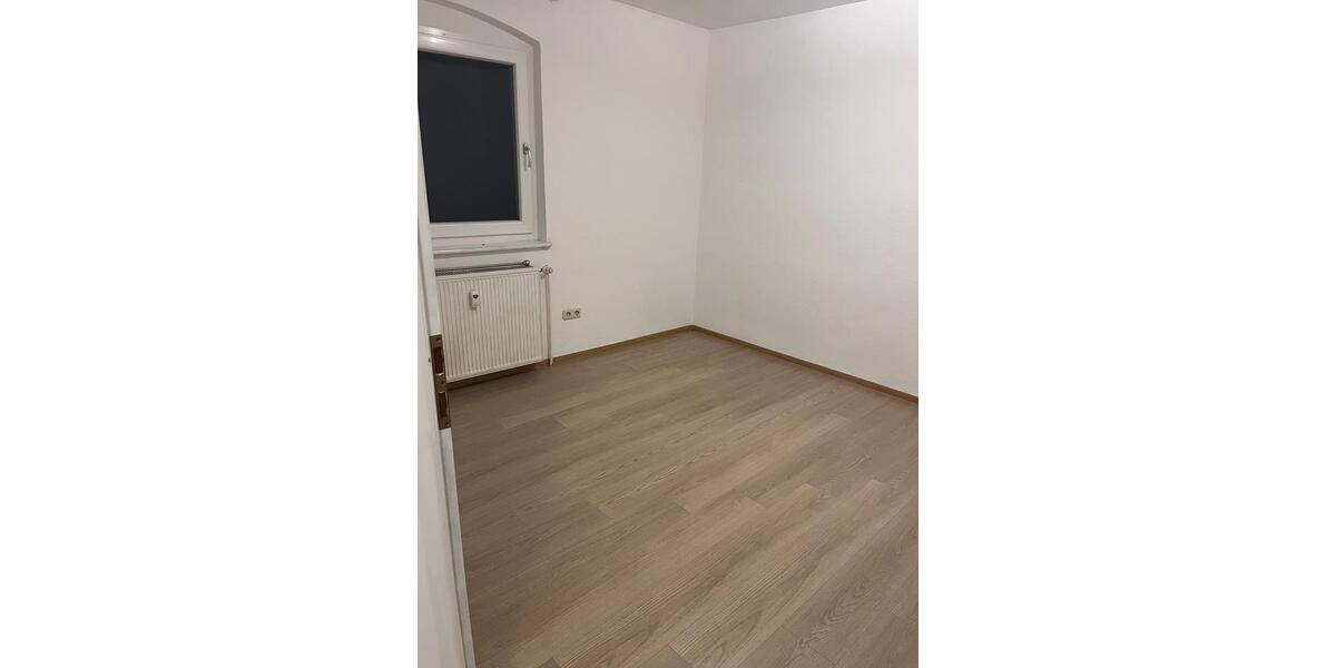 Etagenwohnung Weiden in der Oberpfalz - 3 Zimmer, 89 m&sup2;, 900&euro; | Angebot:25626146