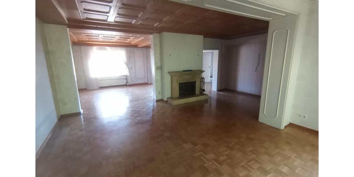 Einfamilienhaus Ranstadt - 9 Zimmer, 280 m&sup2;, 490.000&euro; | Angebot:27083584