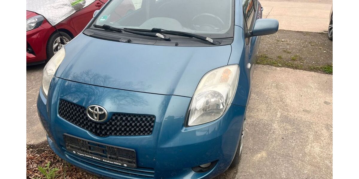 Toyota Yaris 200.000 km 2.700 &euro; Vollersroda 99438