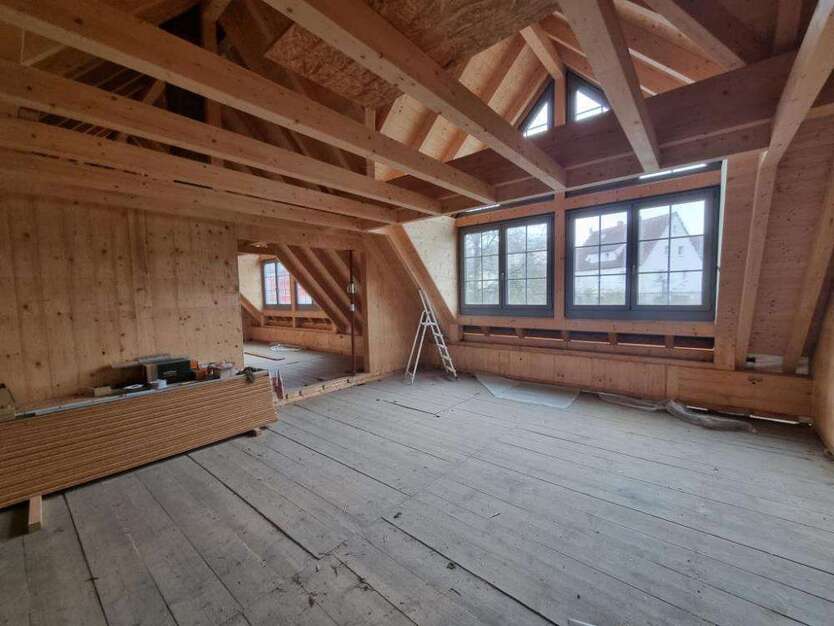 Haus zum Kaufen in Cadolzburg 648.000 € 281 m²