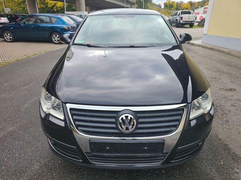 VW Passat 217.900 km 2.800 € Passau 94036
