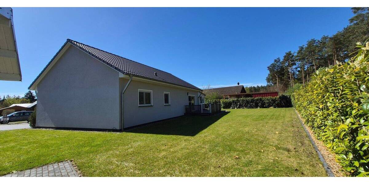 Moderner, neuwertiger Bungalow mit PV-Anlage, Wärmepumpe, Wallbox, Klima, Vollbad, EBK, 3 Carports uvm. - Bungalow Gorleben | Angebot:26573092
