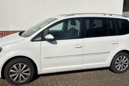 VW Touran 298.000 km 7.375 &euro; Hameln 31789