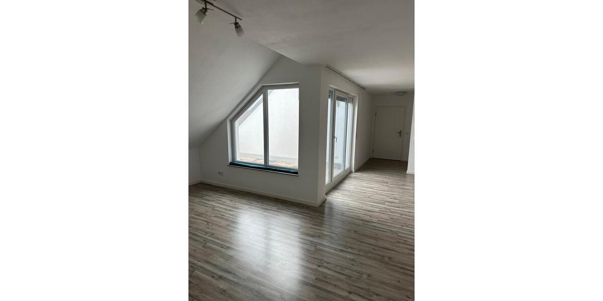 Dachgeschoßwohnung Holzgerlingen - 3.5 Zimmer, 103 m&sup2;, 1.700&euro; | Angebot:24785540