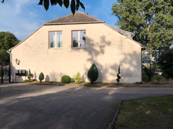Einfamilienhaus Querfurt - 16 Zimmer, 650 m&sup2;, 270.000&euro; | Angebot:23769110