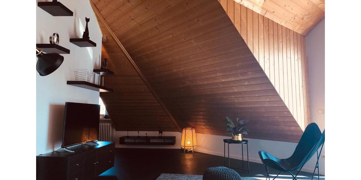 Dachgeschoßwohnung Gilching - 1.5 Zimmer, 54 m&sup2;, 1.200&euro; | Angebot:25830914