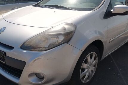 Renault Clio 101.000 km 2.200 &euro; Tauberbischofsheim 97941