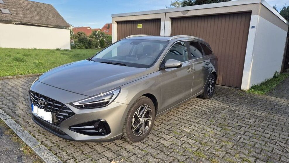 i30