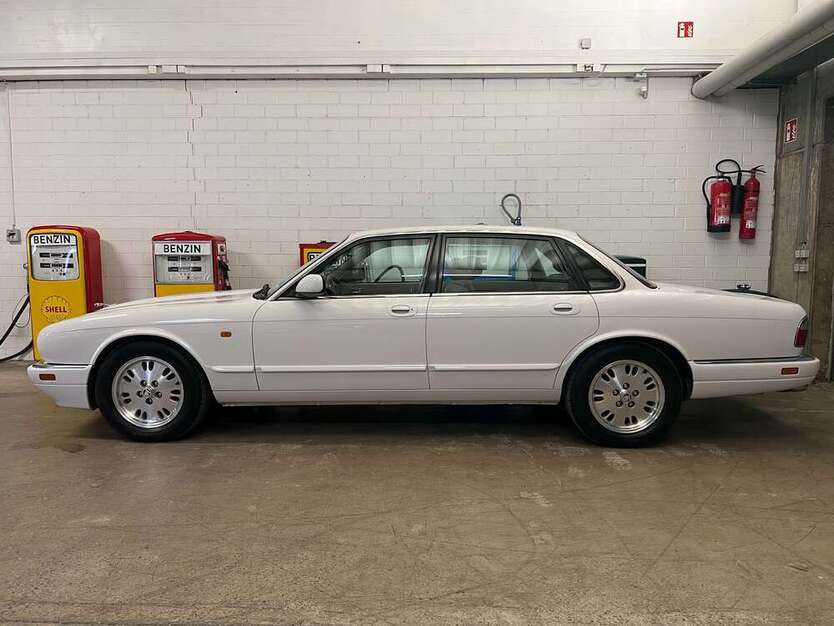 XJ