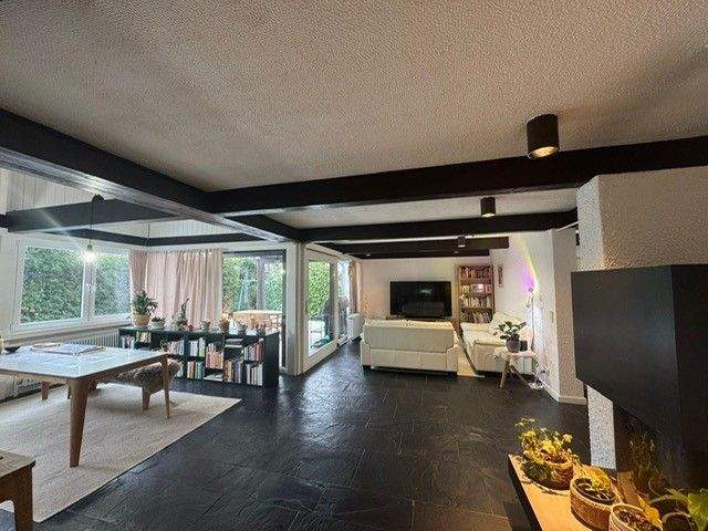 Einfamilienhaus Friedrichsdorf - 8 Zimmer, 224 m&sup2;, 2.900&euro; | Angebot:24708475