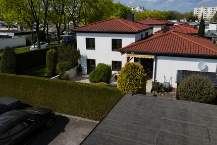 Haus Königsbrunn - 7 Zimmer, 194 m&sup2;, 765.000&euro; | Angebot:26488305
