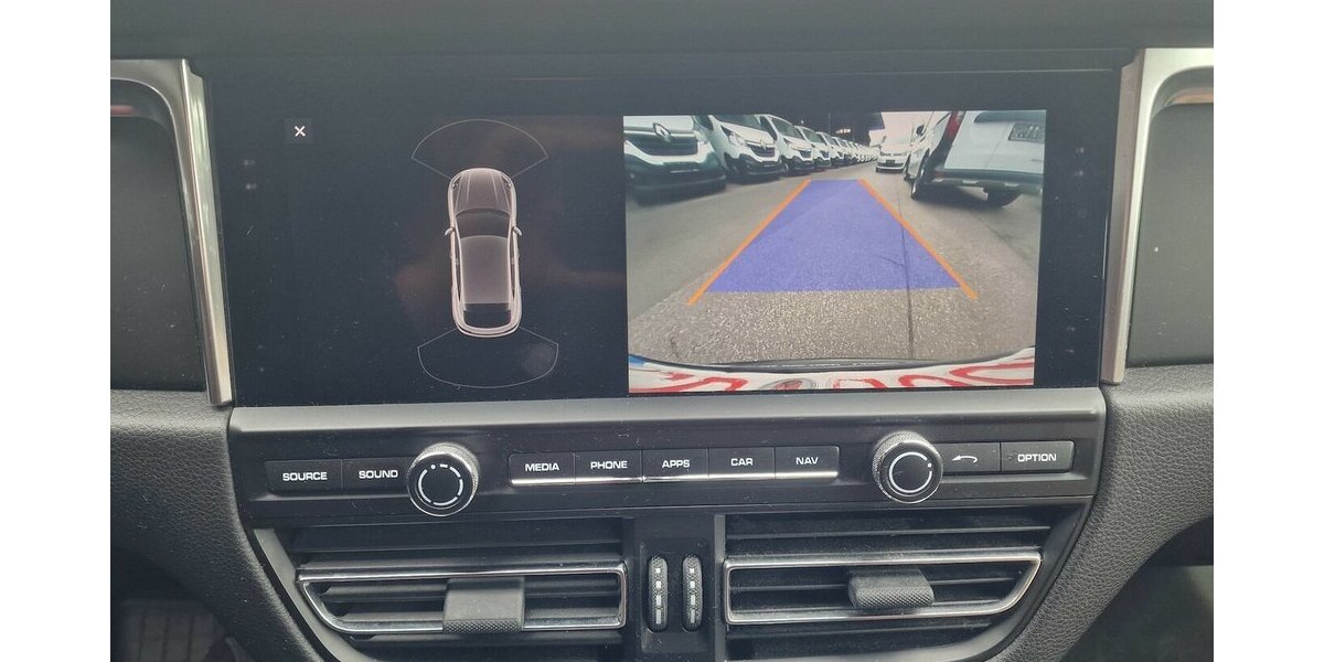 Porsche Macan Panoramadach NAVI Klimaautomatik 3-fach 129.000 km 39.998 &euro; Landau 76829