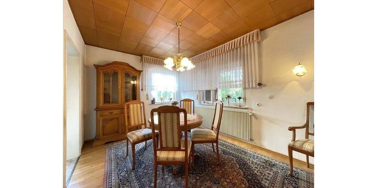 Waldrandlage mitten in Röthenbach - Heimelige Doppelhaushälfte mit einzigartigem Garten und Garage 4 zimmer