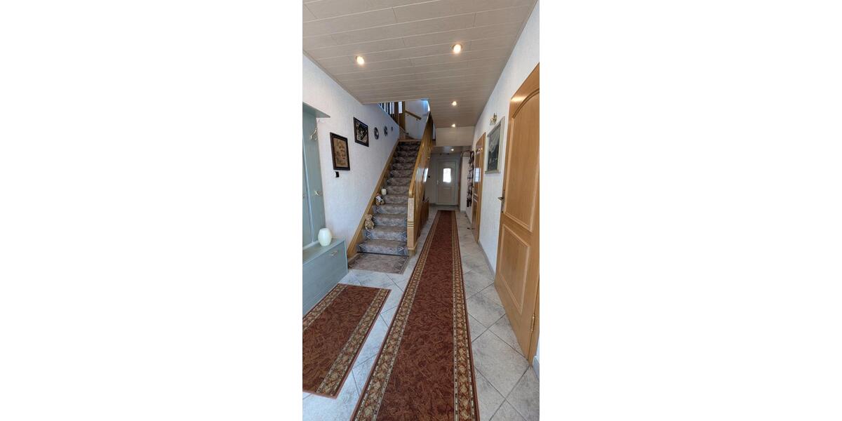 Einfamilienhaus Sondershausen - 8 Zimmer, 201 m&sup2;, 1.200&euro; | Angebot:26147519