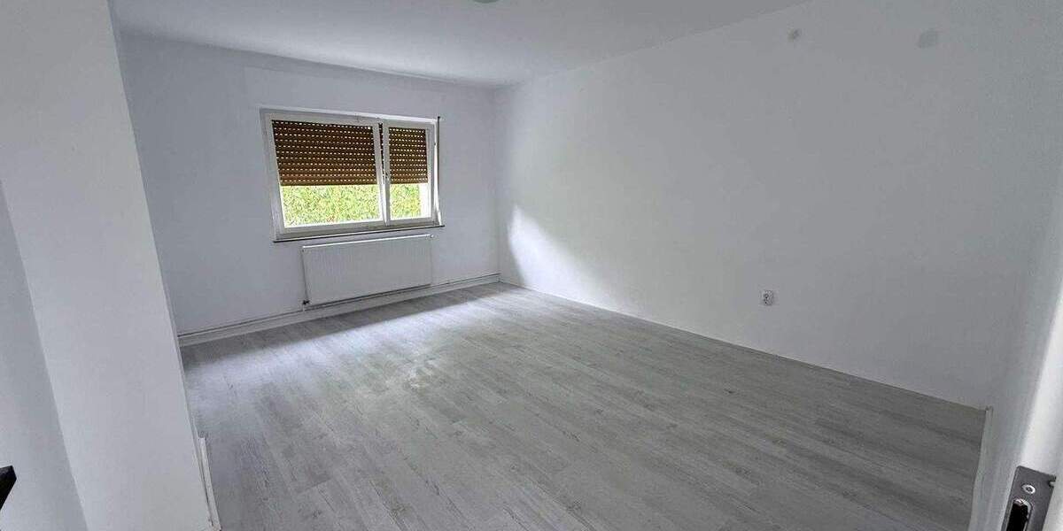 Mehrfamilienhaus, Wohnhaus Hohenroda Oberbreitzbach - 8 Zimmer, 155 m&sup2;, 800&euro; | Angebot:24556023