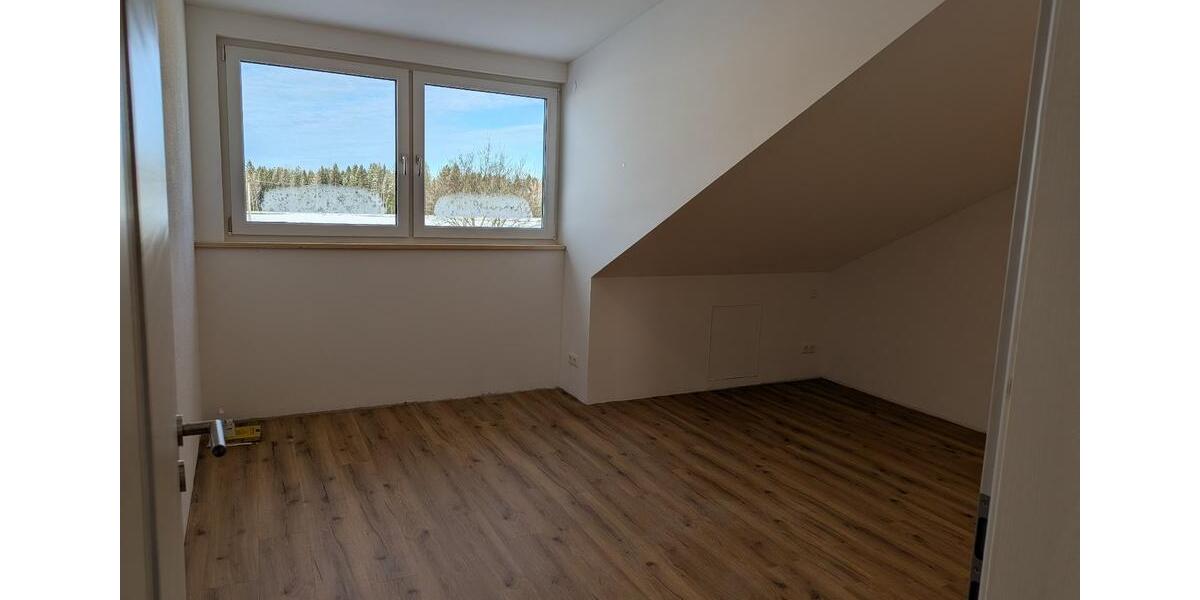 Dachgeschoßwohnung Marktoberdorf - 4 Zimmer, 86 m&sup2;, 1.290&euro; | Angebot:23683615