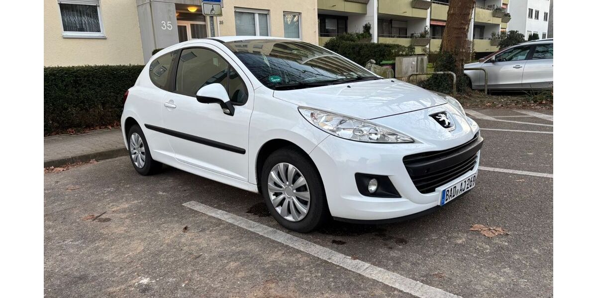 Peugeot 207 150.000 km 3.700 &euro; Gaggenau 76571