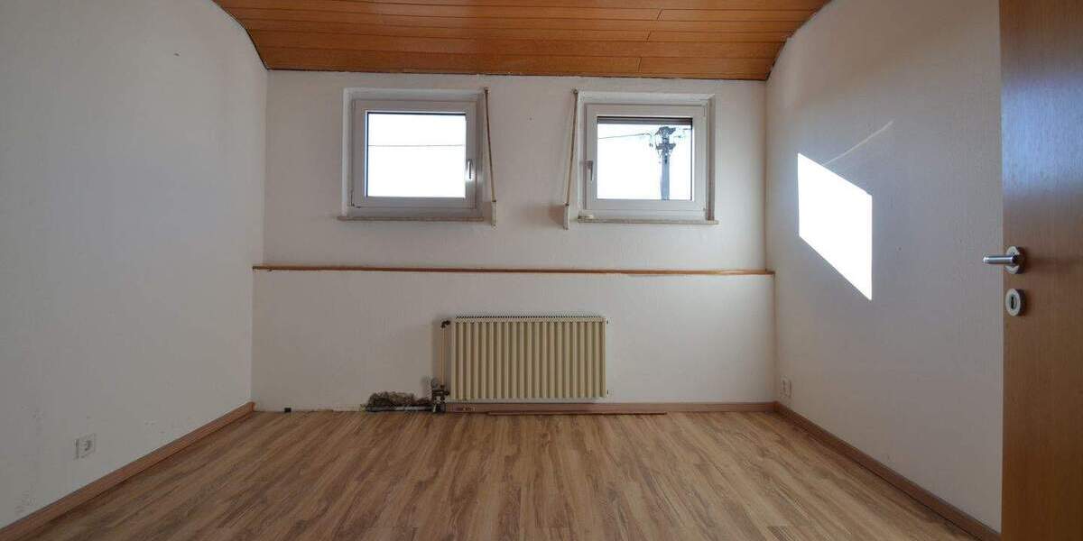 Mehrfamilienhaus, Wohnhaus Rutesheim - 7 Zimmer, 178 m&sup2;, 590.000&euro; | Angebot:25427685