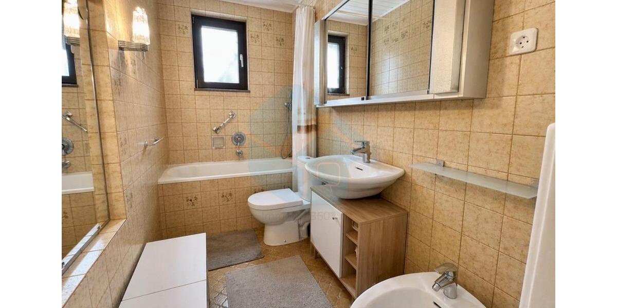 Doppelhaushälfte Butzbach - 8 Zimmer, 149 m&sup2;, 429.000&euro; | Angebot:26843807