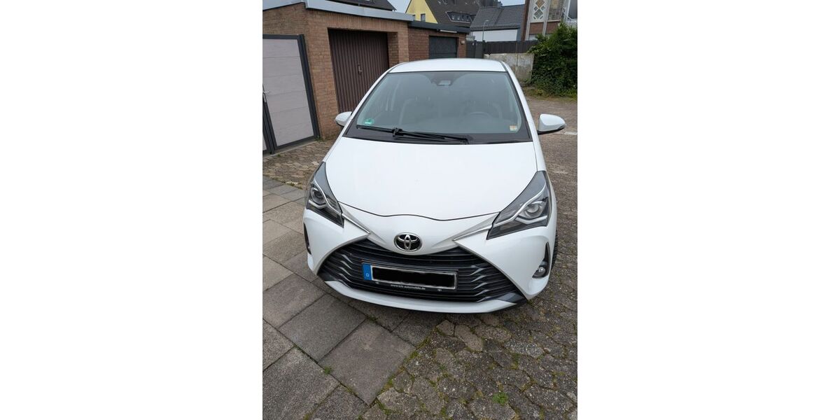 Toyota Yaris 40.000 km 13.500 &euro; Bottrop 46236