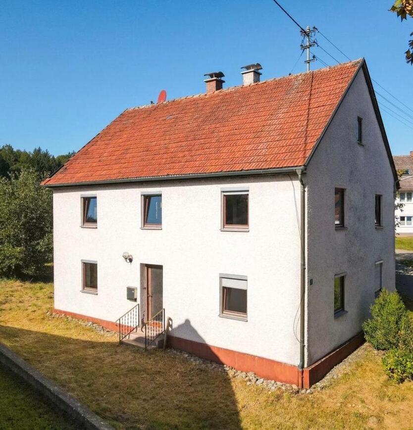 Haus (sanierungsbedürftig) mit kleinem Garten 310 qm