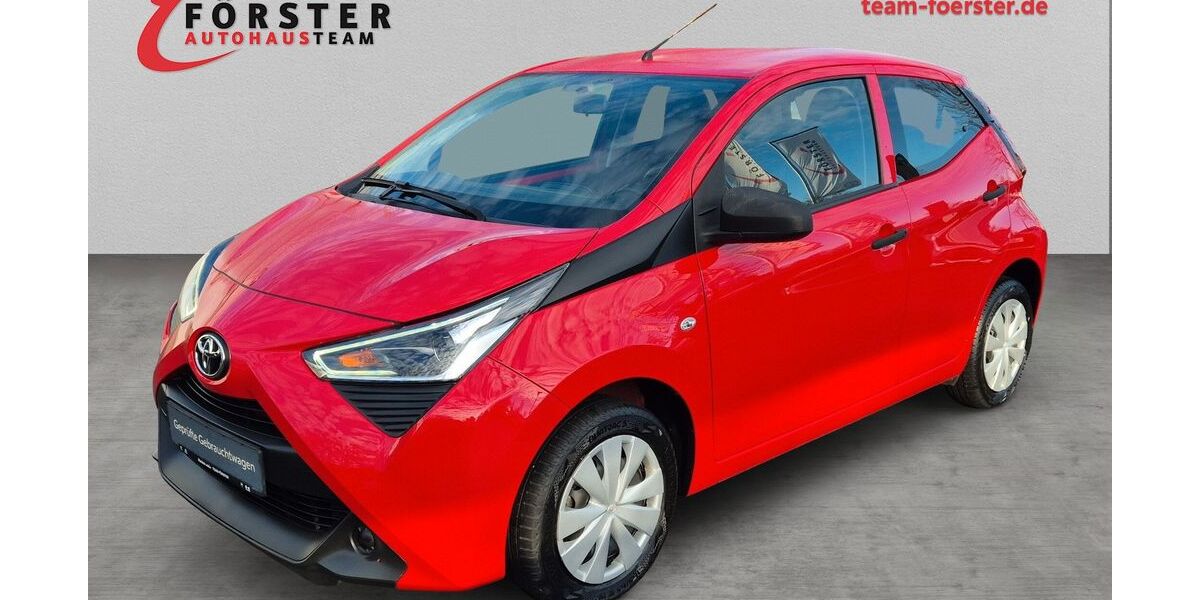 Toyota Aygo (X) 32.769 km 9.999 &euro; Pirna 01796