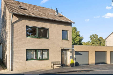 Freistehendes Einfamilienhaus mit drei Garagen und Wintergarten - Mehrgenerationenhaus geeignet! 6 zimmer