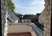 Moderne und helle Dachgeschoßwohnung mit Dachterrasse Langenfeld