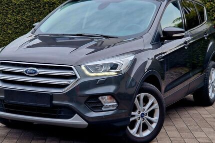 Ford Kuga 122.000 km 13.999 &euro; Bad Lippspringe 33175