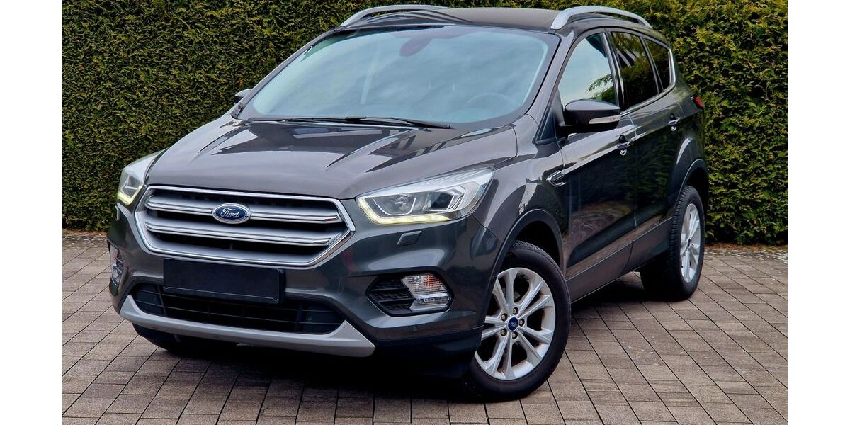 Ford Kuga 122.000 km 13.999 &euro; Bad Lippspringe 33175