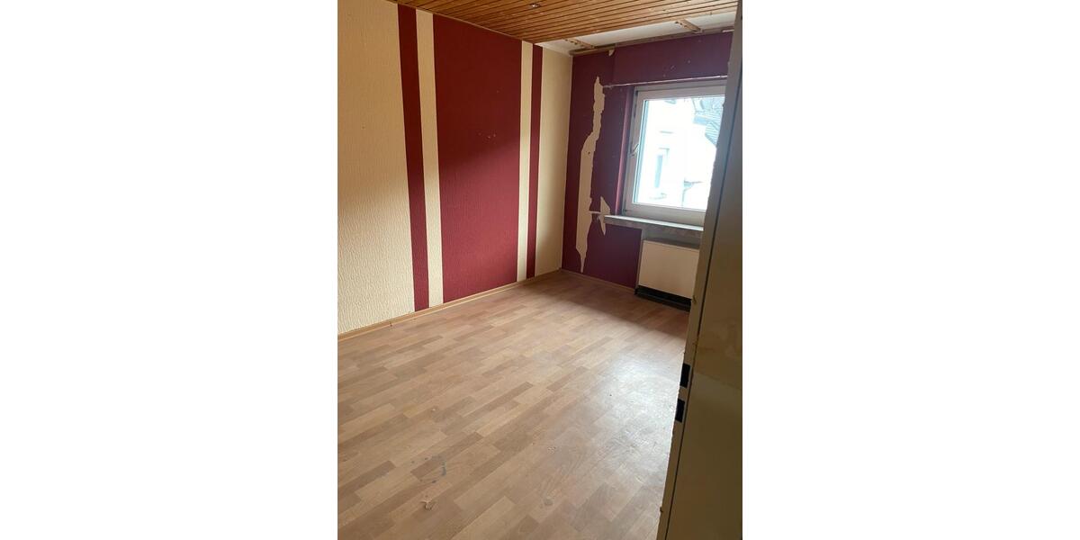 Mehrfamilienhaus, Wohnhaus Altena - 6 Zimmer, 220 m&sup2;, 1.300&euro; | Angebot:25083923
