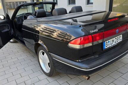 Saab 900