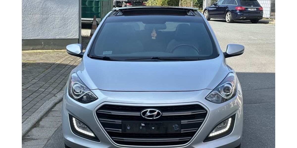 Hyundai i30 127.098 km 7.999 &euro; Essen 45276