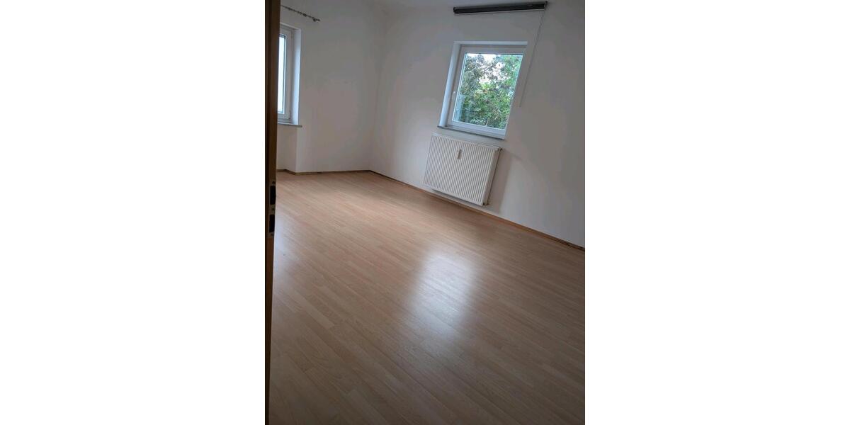 Hochparterre Regensburg Galgenberg - 4 Zimmer, 2.150&euro; | Angebot:22105657