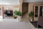 Familientraum: Modernes Zuhause mit Dachstudio & sonnigem Garten