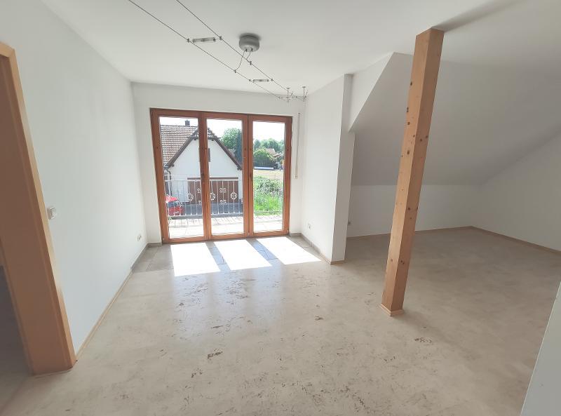 3 Zi. Wohnung im DG (1.OG) mit Balkon und Carport - Etagenwohnung Pommersfelden | Angebot:23903906