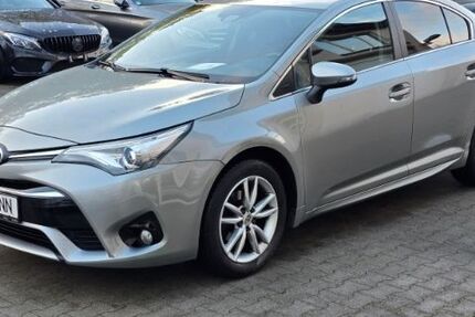 Toyota Avensis 83.000 km 14.890 &euro; Dresden 01309